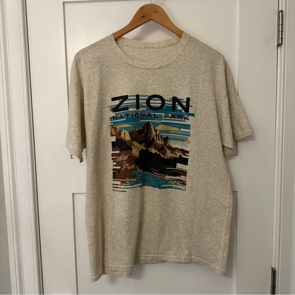 Zion National Park Graphic Tee - Picture 1 of 3